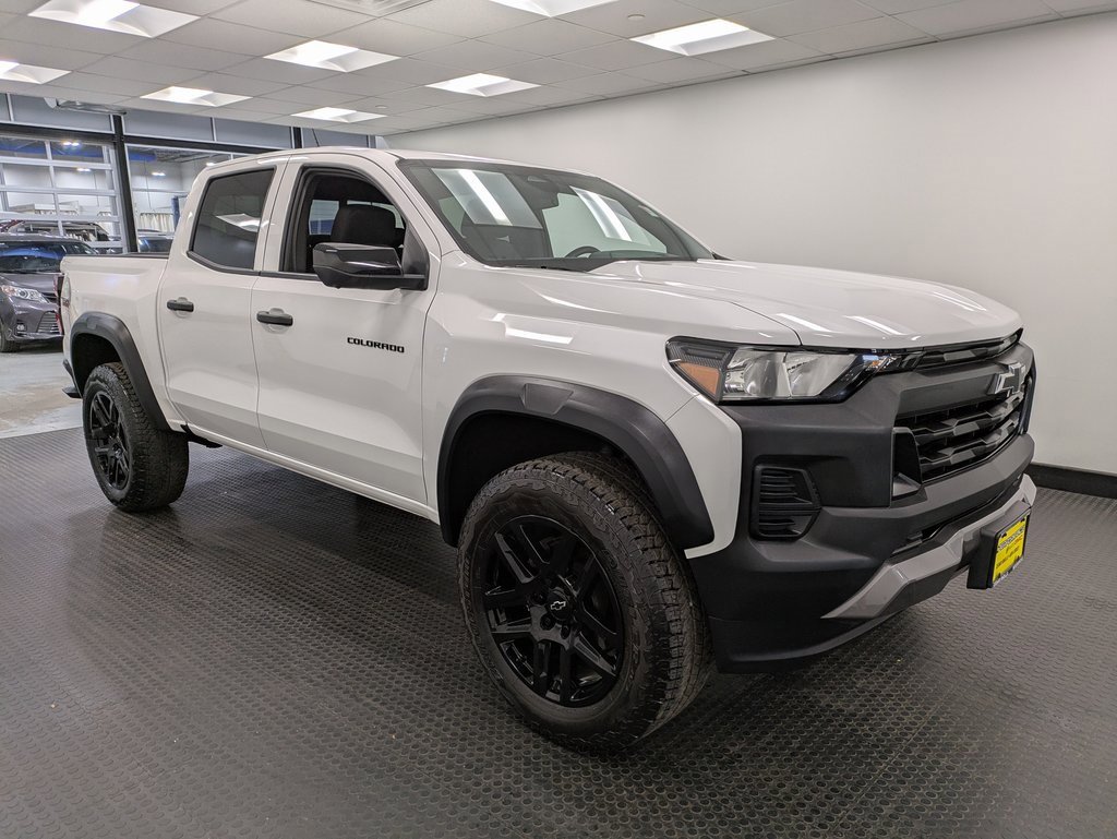 2023 Chevrolet Colorado Trail Boss photo 3