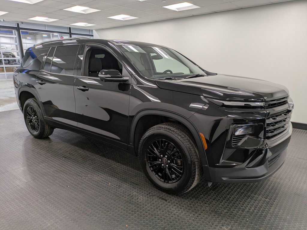 2024 Chevrolet Traverse photo 3