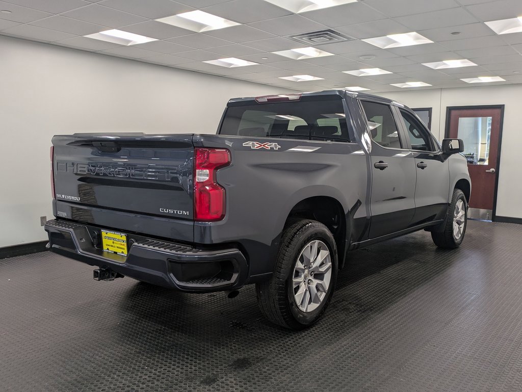 2021 Chevrolet Silverado 1500 Custom photo 2