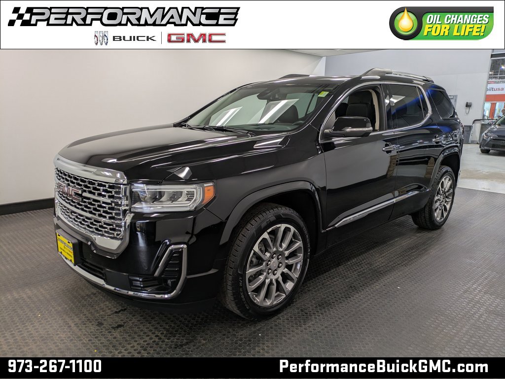 2022 GMC Acadia Denali's photo