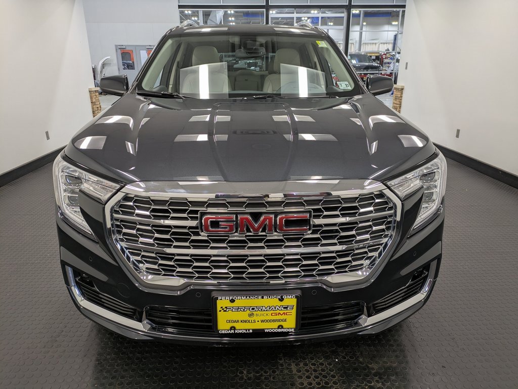 2022 Gmc Terrain Denali photo 2