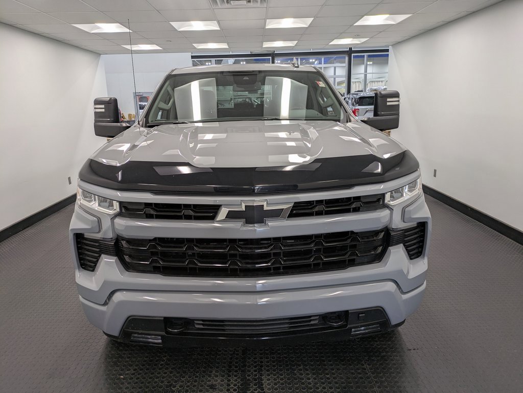 2024 Chevrolet Silverado 1500 RST photo 2