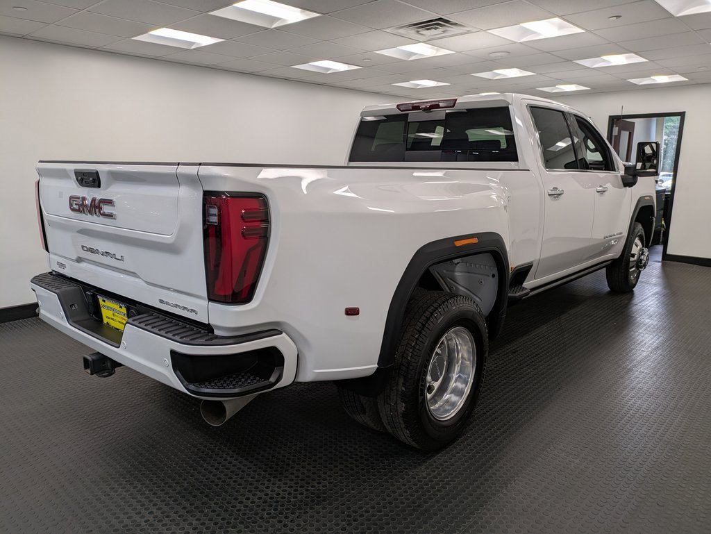 2024 Gmc Sierra 3500 HD Denali photo 2