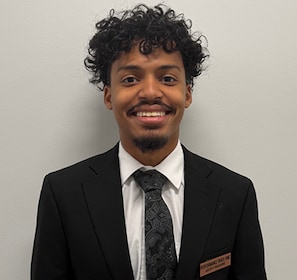 Staff member Jochy Rosario from ID_22edecb8c086