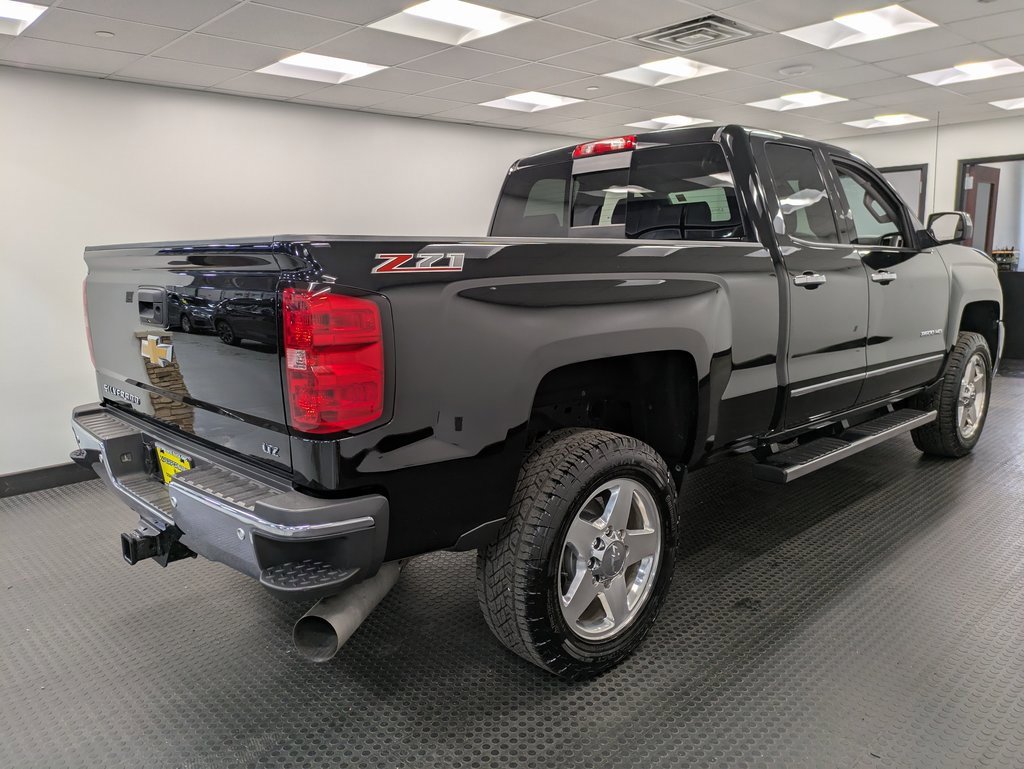 2015 Chevrolet Silverado 2500HD LTZ photo 4
