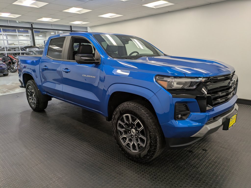 2023 Chevrolet Colorado Z71 photo 3