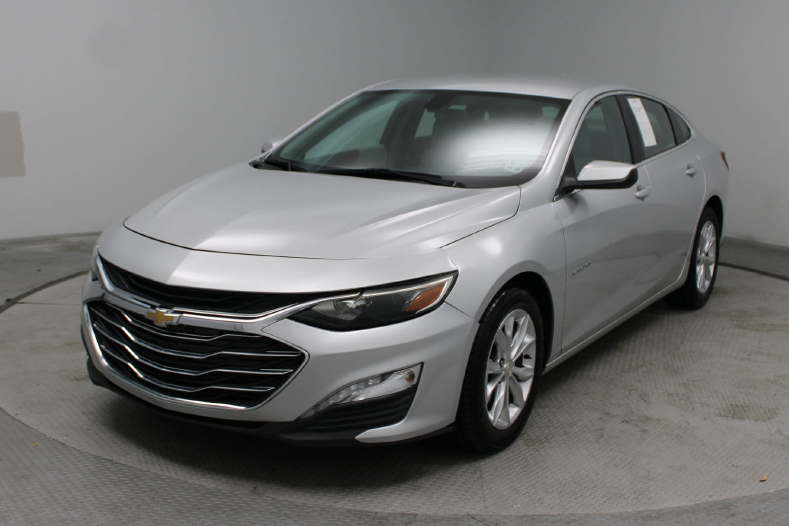 Used 2020 Chevrolet Malibu 1LT with VIN 1G1ZD5ST8LF069285 for sale in Ferriday, LA