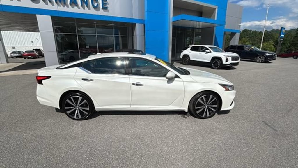 Used 2019 Nissan Altima 2.5 Platinum Sedan