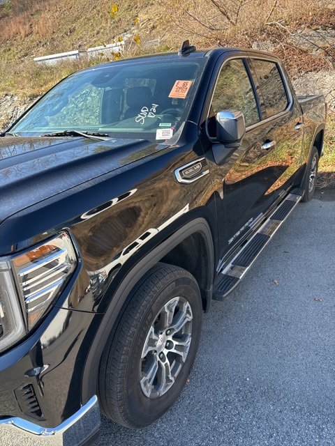 2024 GMC Sierra 1500 SLT's photo