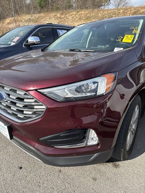 2021 Ford Edge Titanium photo 2
