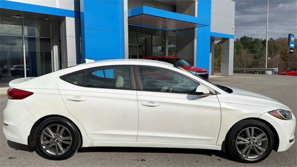 Used 2017 Hyundai Elantra SE Sedan