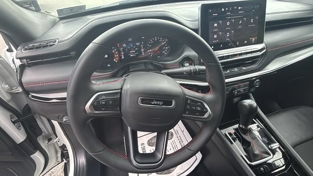 2025 Jeep Compass Trailhawk - Photo 13
