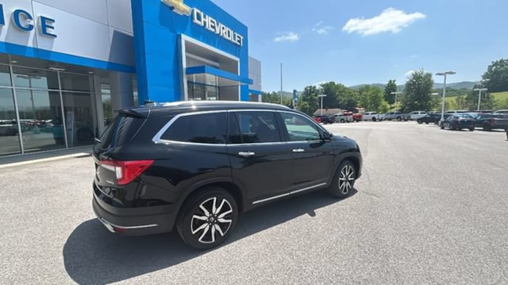 Used 2022 Honda Pilot AWD Elite SUV