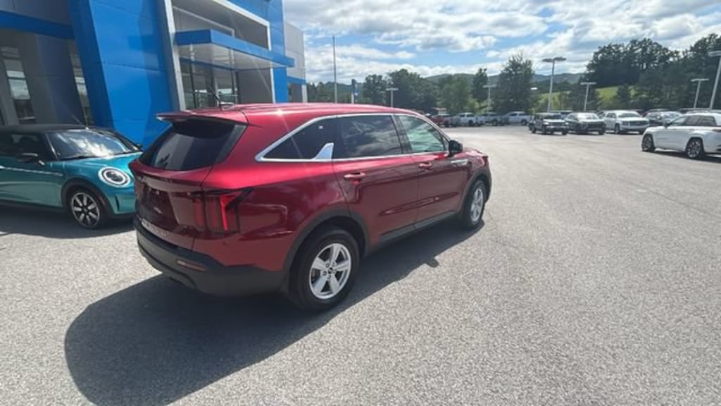 Used 2022 Kia Sorento LX SUV