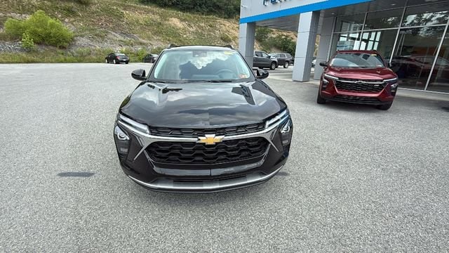 2025 Chevrolet Trax LT - Photo 8