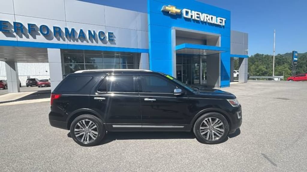 Used 2017 Ford Explorer Platinum SUV