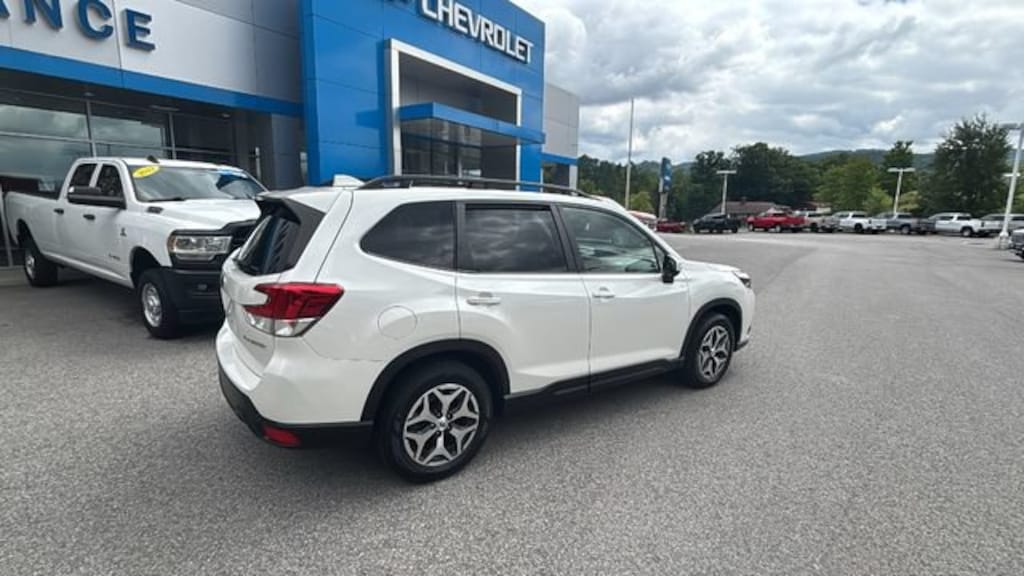 Used 2023 Subaru Forester Premium SUV