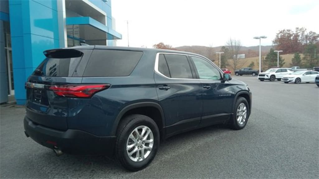 Used 2022 Chevrolet Traverse LS SUV