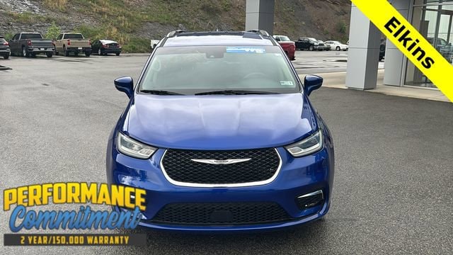 2021 Chrysler Pacifica Touring L's photo