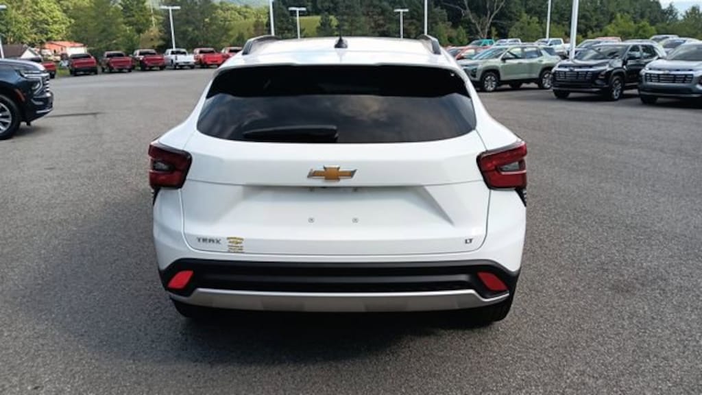 New 2025 Chevrolet Trax LT SUV