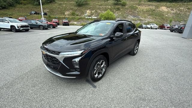 2025 Chevrolet Trax LT - Photo 7