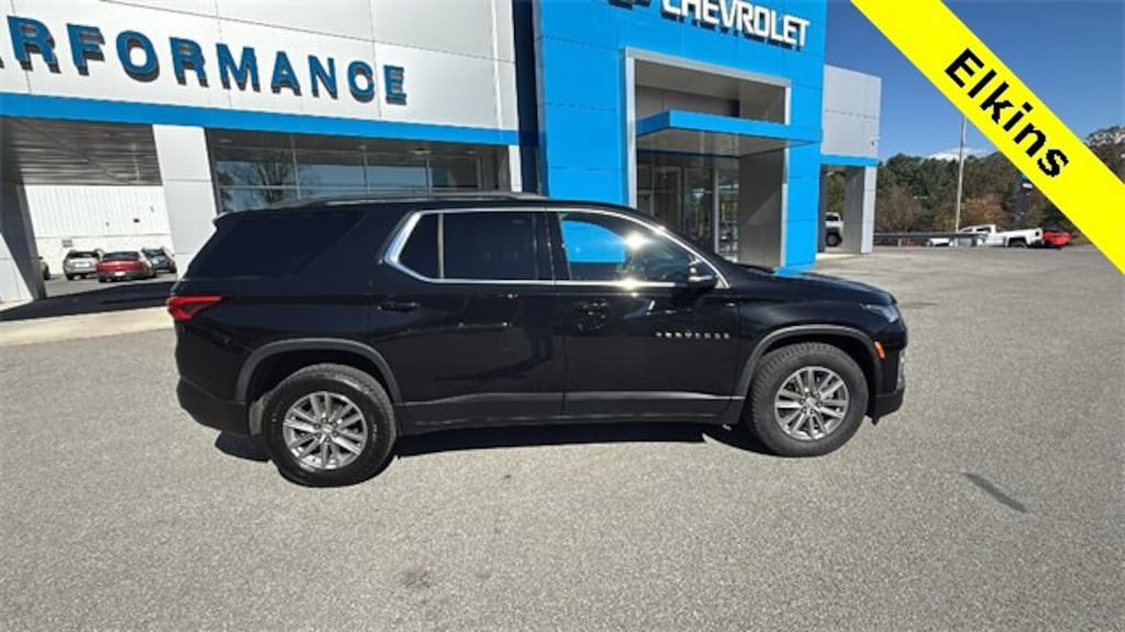 Certified 2022 Chevrolet Traverse LT Cloth SUV