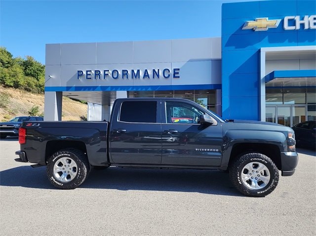 Used 2018 Chevrolet Silverado 1500 LT Z71 with VIN 3GCUKREC2JG476699 for sale in Elkins, WV