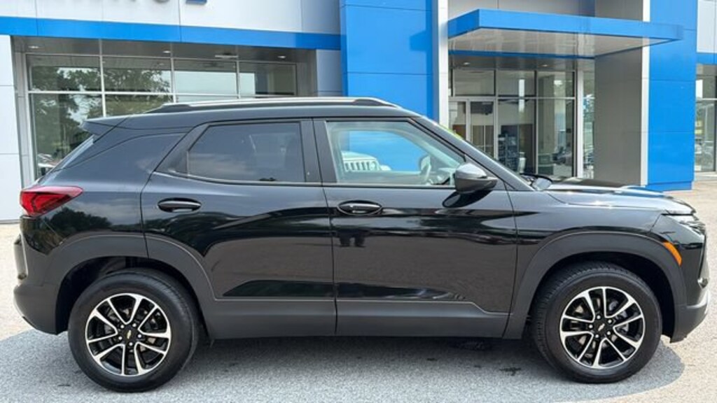 Used 2025 Chevrolet Trailblazer LT SUV