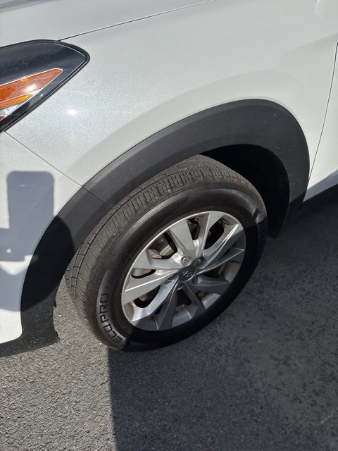 2020 Hyundai Tucson SE photo 2