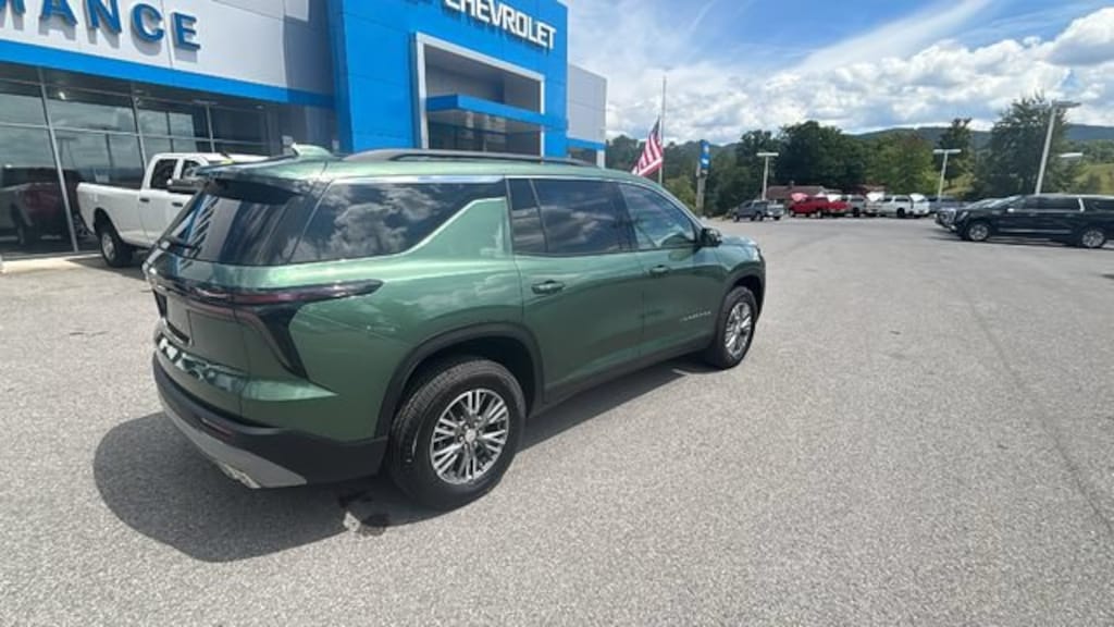 New 2027 Chevrolet Traverse LT SUV