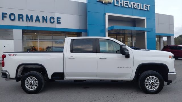 2024 Chevrolet Silverado 2500HD LT - Photo 3