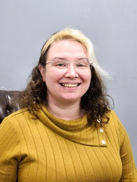 Staff member Amanda Martin from ID_3649c290efd9