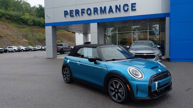 2024 MINI Convertible Cooper S's photo
