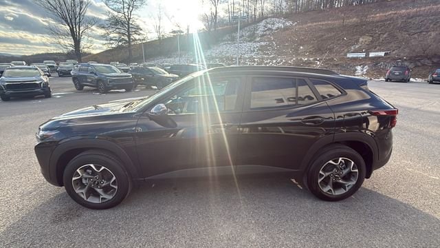 2026 Chevrolet Trax LT - Photo 6