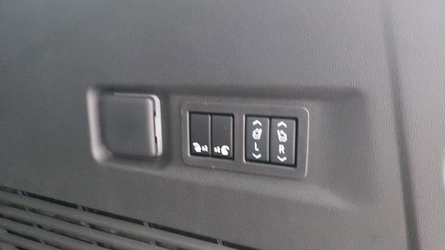 2026 Chevrolet Suburban Premier - Photo 29