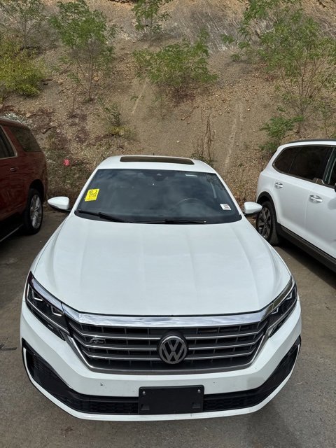 2022 Volkswagen Passat 2.0T R-Line photo 3