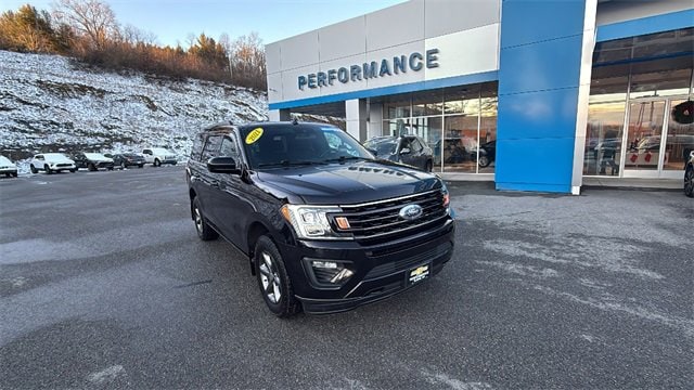 2021 Ford Expedition STX's photo