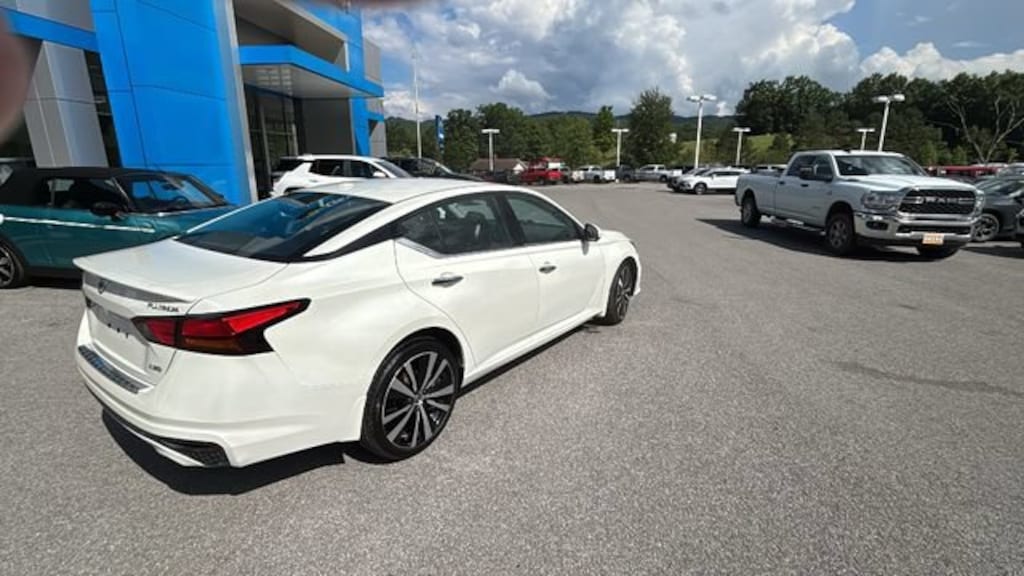 Used 2019 Nissan Altima 2.5 Platinum Sedan