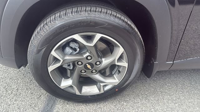 2025 Chevrolet Trax LT - Photo 11