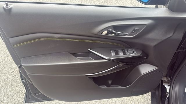 2025 Chevrolet Trax LT - Photo 12