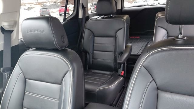 2022 GMC Acadia Denali - Photo 28