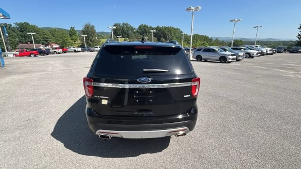 Used 2017 Ford Explorer Platinum SUV