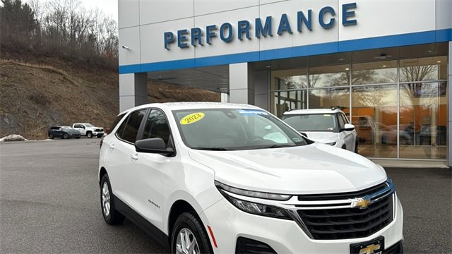 2023 Chevrolet Equinox LS's photo