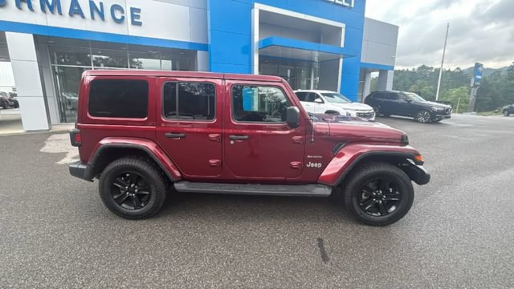 Used 2021 Jeep Wranu Saha SUV