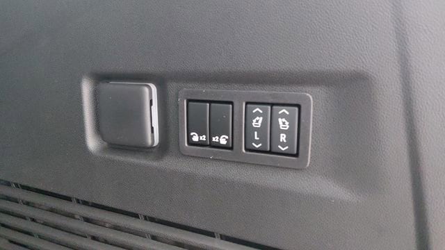 2026 Chevrolet Suburban Premier - Photo 28