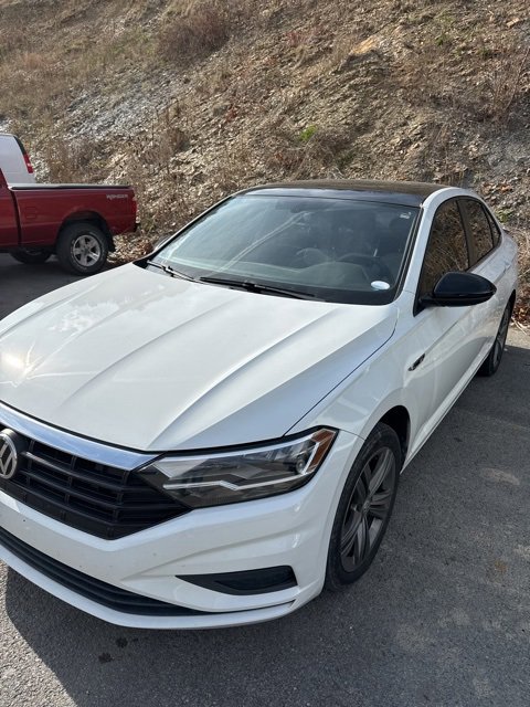 2019 Volkswagen Jetta S R-Line photo 2