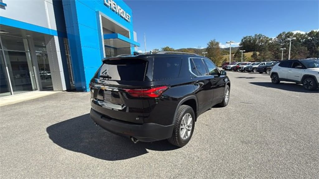 Certified 2022 Chevrolet Traverse LT Cloth SUV