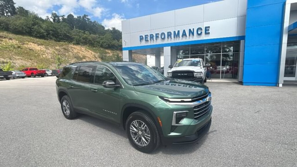 New 2027 Chevrolet Traverse LT SUV