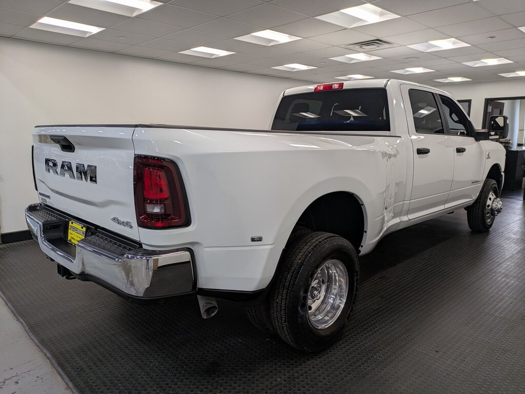 2025 Ram 3500 Big Horn photo 4