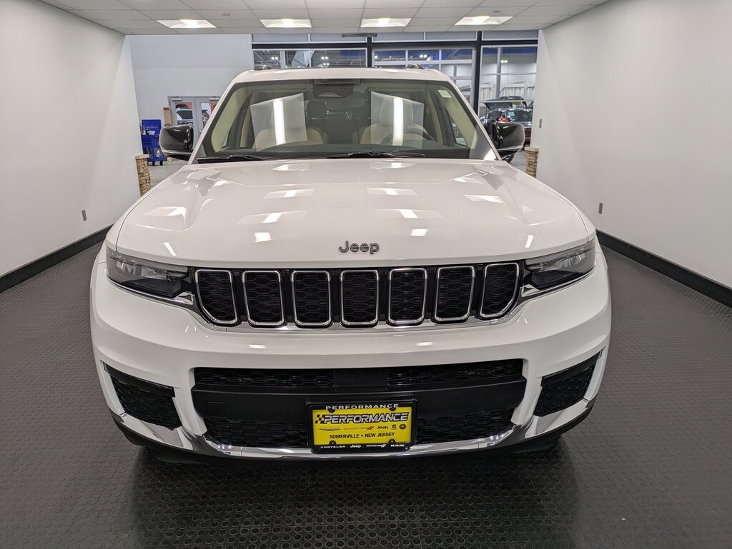 2021 Jeep Grand Cherokee Limited photo 2